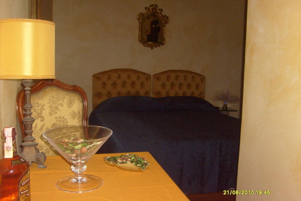 B&B Carolina Plebiscito R. Neapel Zimmer foto
