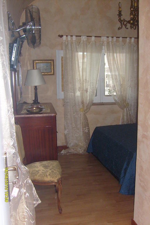 B&B Carolina Plebiscito R. Neapel Zimmer foto