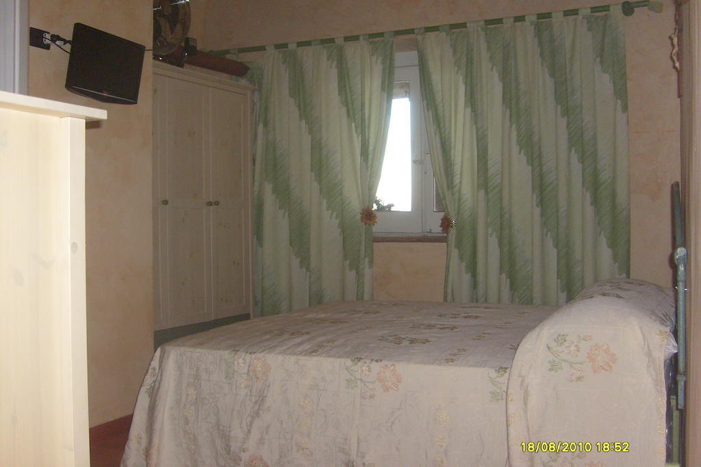 B&B Carolina Plebiscito R. Neapel Zimmer foto