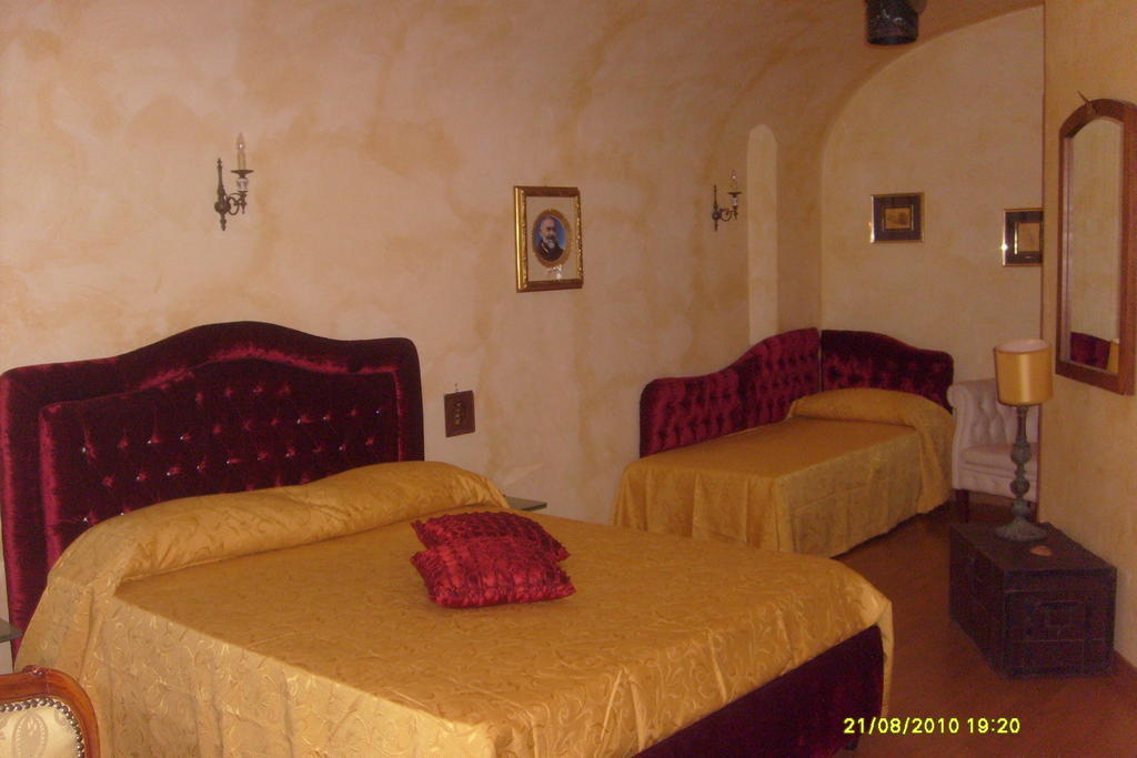 B&B Carolina Plebiscito R. Neapel Zimmer foto